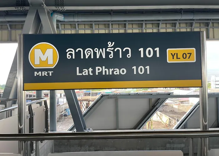 Metro Point Bangkok